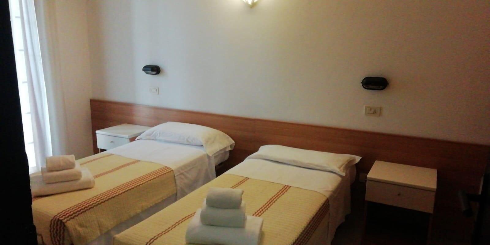 Hotel Giovane Italia Rimini Extérieur photo